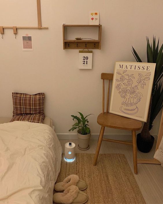 100 mẫu Decor phòng ngủ Vintage Hàn Quốc với móc treo tường xinh xắn