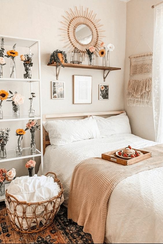 120 + Mẫu thiết kế Decor phòng ngủ Đẹp Chill với nhiều lọ hoa thủy tinh