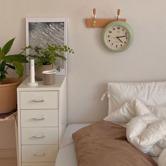112 Cách Decor TƯỜNG Phòng ngủ với đồng hồ màu xanh lá