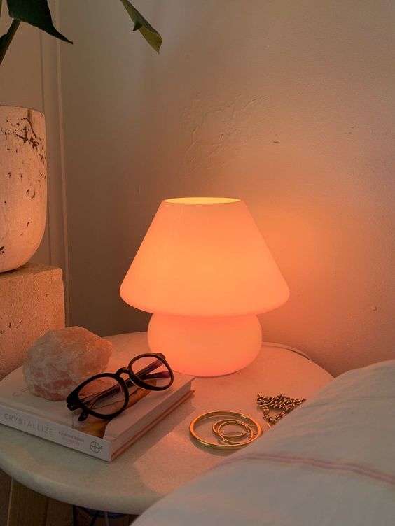 98 Cách trang trí phòng ngủ Chill với đèn ngủ mini