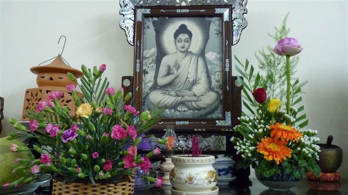 Cách Cắm Hoa Bàn Thờ Phật Và Bàn Thờ Gia Tiên Với Hoa Tươi đẹp Mắt