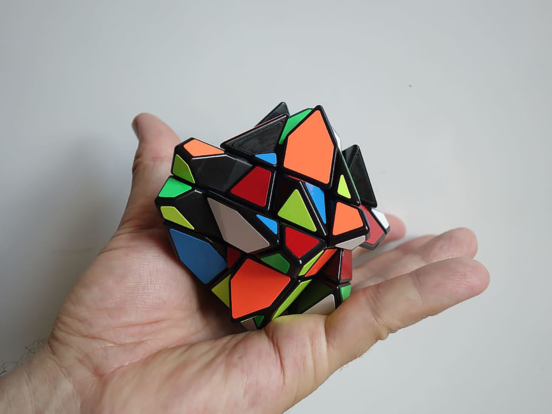 Bàn Tay Xoay Khối Rubik độc đáo ảnh Rubik đẹp (9)