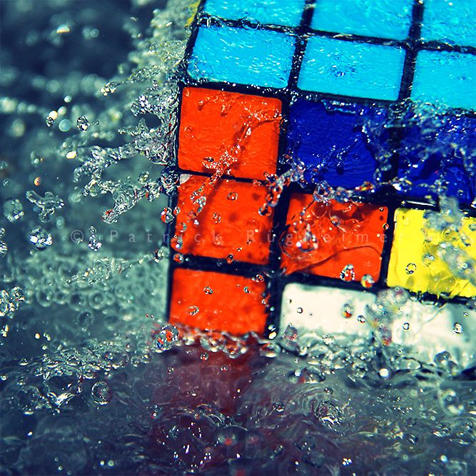 Khối Rubik Trên Mặt Nước ảnh Rubik Ngầu (27)