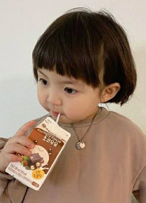 Em Bé Uống Sữa đáng Yêu ảnh Trẻ Em Cute (28)